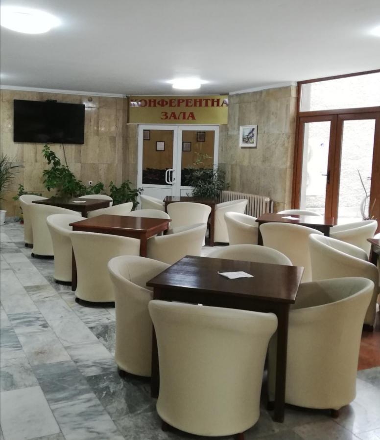 Apart Hotel Central Razgrad Екстер'єр фото