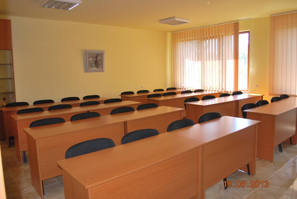 Apart Hotel Central Razgrad Екстер'єр фото